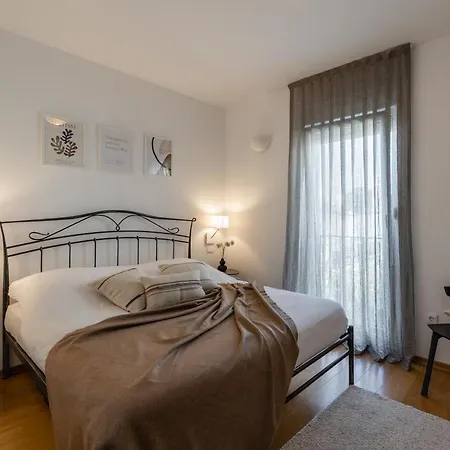 Διαμέρισμα 4* In *